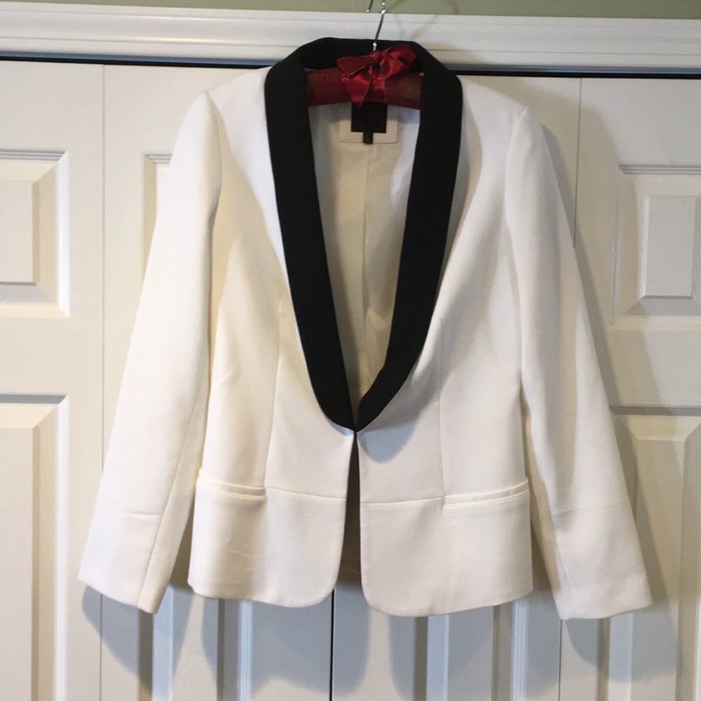 Black & White V Neck Blazer The Limited Size M